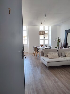 TV - Casa Augusta, Marché aux Truffes -drôme Provençale (SAINT PAUL TROIS CHATEAUX)