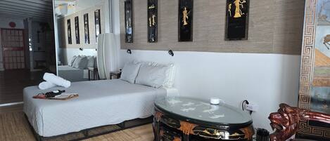 1 soverom, strykejern/-brett, wi-fi og sengetøy