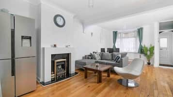 TV, fireplace