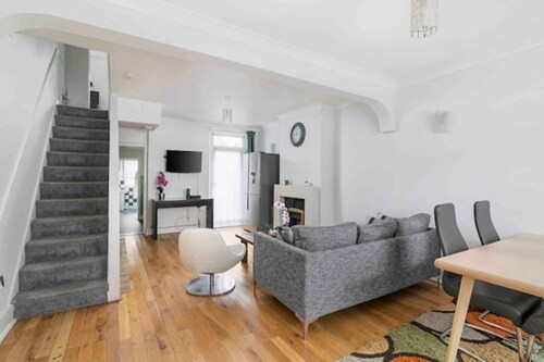 5 BEDROOM HOUSE IN WALTHAMSTOW E17