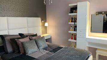 5 Schlafzimmer, Bügeleisen/Bügelbrett, WLAN, Bettwäsche