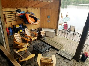 Terrace/patio - Bancroft area, foosball, pool table, arcade, badminton and more.... (FARA)