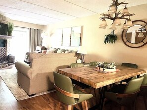 Dining - Large, private deck! Quiet place to recharge and relax, fully equipped kitchen (Gatlinburg)