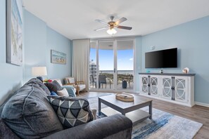 Smart-TV, peis, videospill og fotballspill