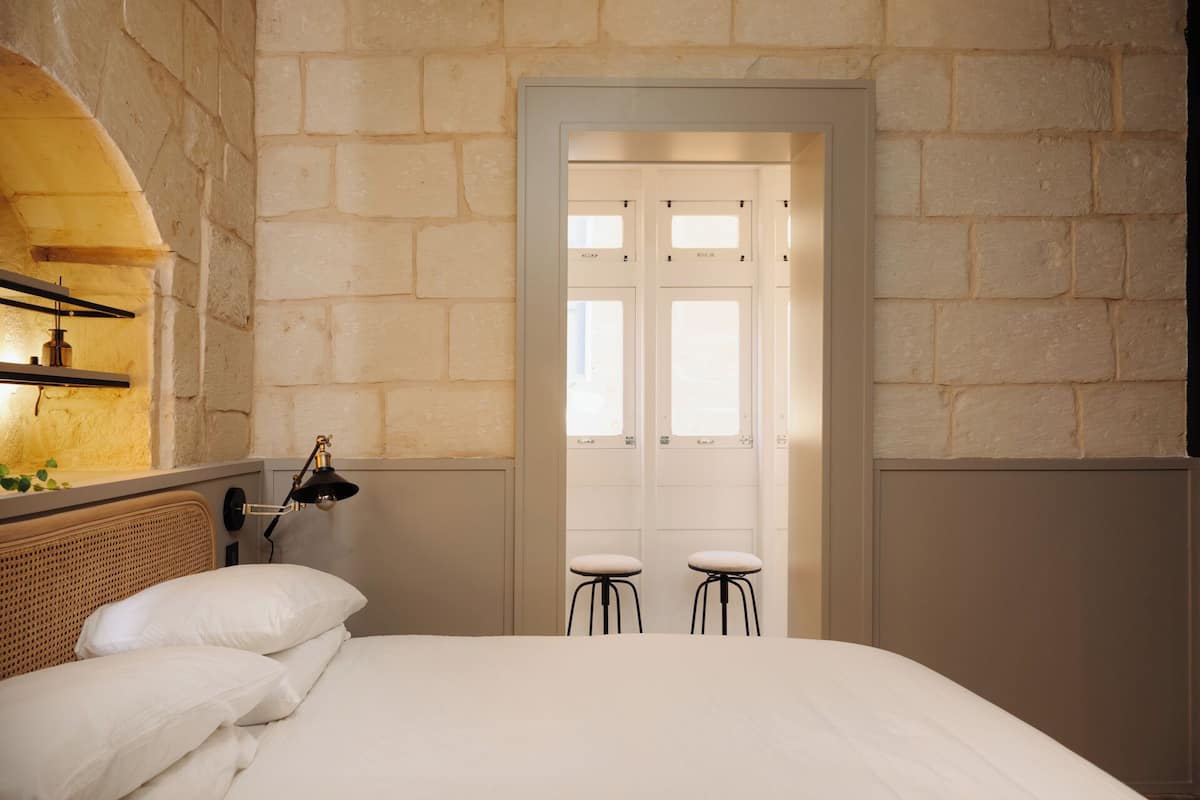 Design kamer, balkon | 1 slaapkamer, luxe beddengoed, bedden met traagschuimmatras