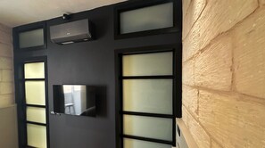 Design Room, Balcony