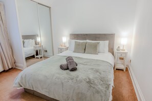 2 bedrooms, desk, iron/ironing board, travel crib