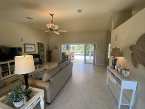 Smart TV - The Island House on Pine Island
with heat-pump heated most privacy pool (Bokeelia)