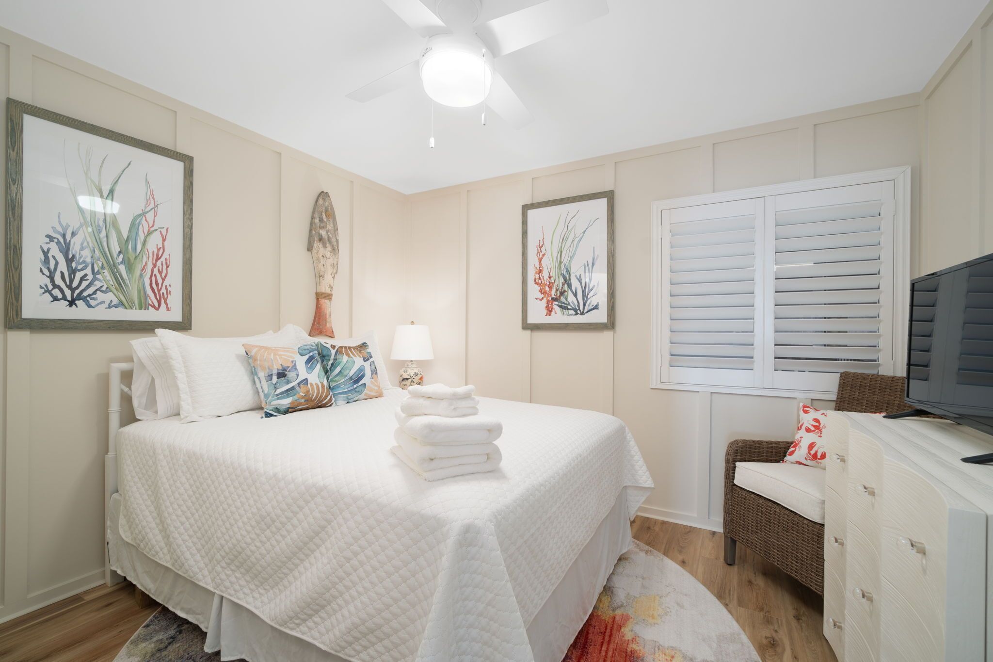 SeaSpray 304, Views of the SOUND AND SEA! Top floor 2024 FULLY