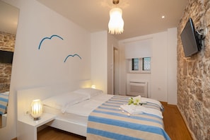 5 chambres, fer et planche Ă repasser, Wi-Fi gratuit, draps fournis