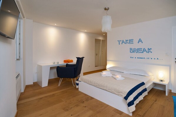 5 bedrooms, iron/ironing board, free WiFi, bed sheets - Villa Majestic with private heated pool and rooftop terrace (Bol)