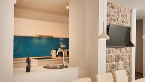 Microwave, oven, stovetop, dishwasher - Villa Majestic with private heated pool and rooftop terrace (Bol)