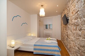 5 chambres, fer et planche Ă repasser, Wi-Fi gratuit, draps fournis