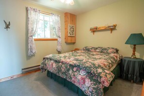 4 bedrooms, WiFi, bed sheets