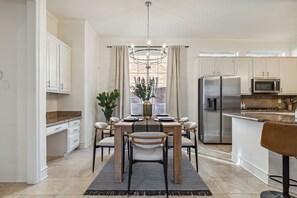 Dining - Spacious 4BR/4.5BA, Pool & Heated Spa, Close Proximity to Dining, Shopping & Fun (Plano)
