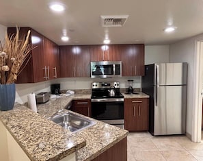 Micro-ondas, cooktop, lava-louças