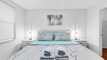 4 makuuhuonetta, silitysrauta/-lauta, Wi-Fi, vuodevaatteet