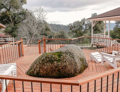 Yosemite's Natures Tranquility Cottage