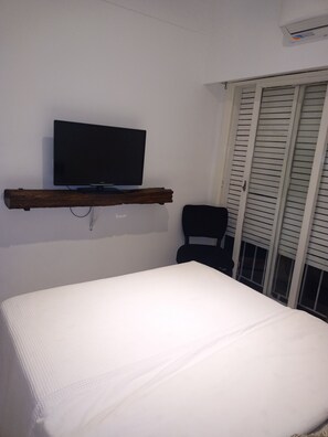 1 habitación, escritorio, wifi gratis y ropa de cama 