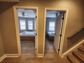 4 dormitorios, tabla de planchar con plancha, wifi y ropa de cama