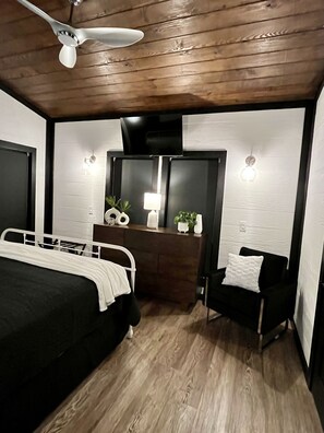 1 bedroom, iron/ironing board, free WiFi, bed sheets - Miss Behaving cabin (Broken Bow)