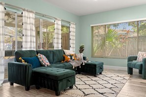 Smart TV, video games, table football, ping pong - JungleVilla Pickleball+HeatedPool+Games+PuttPutt (Largo)