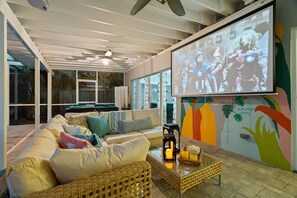 智能电视、电子游戏、桌上足球、乒乓球