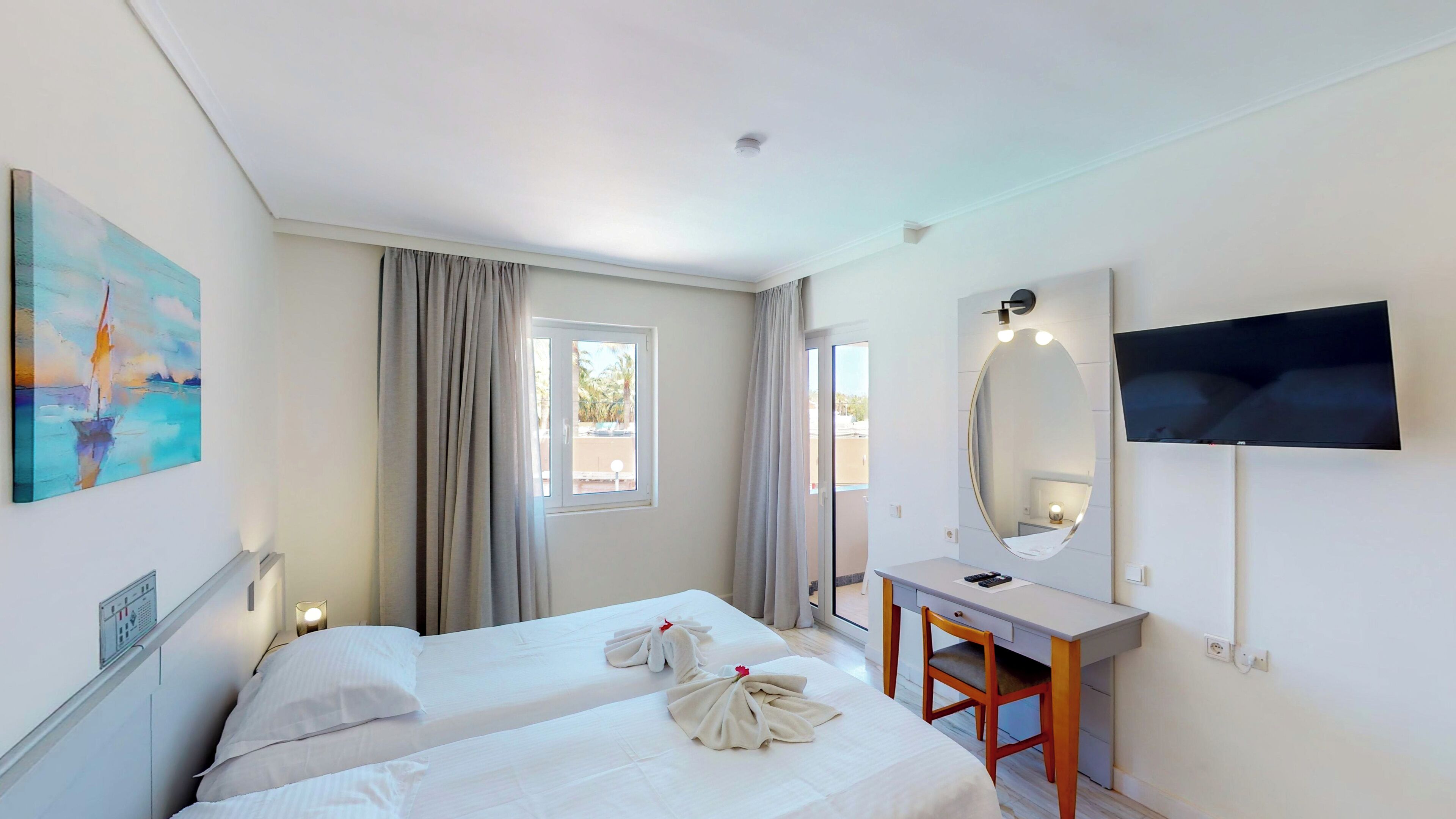 Photo - Chrispy Beach Resort, Agia Marina