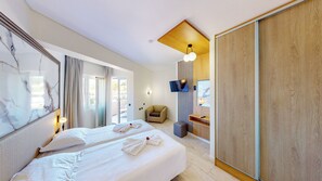 In-room safe, blackout drapes, soundproofing, free WiFi - Chrispy Beach Resort (Chania)