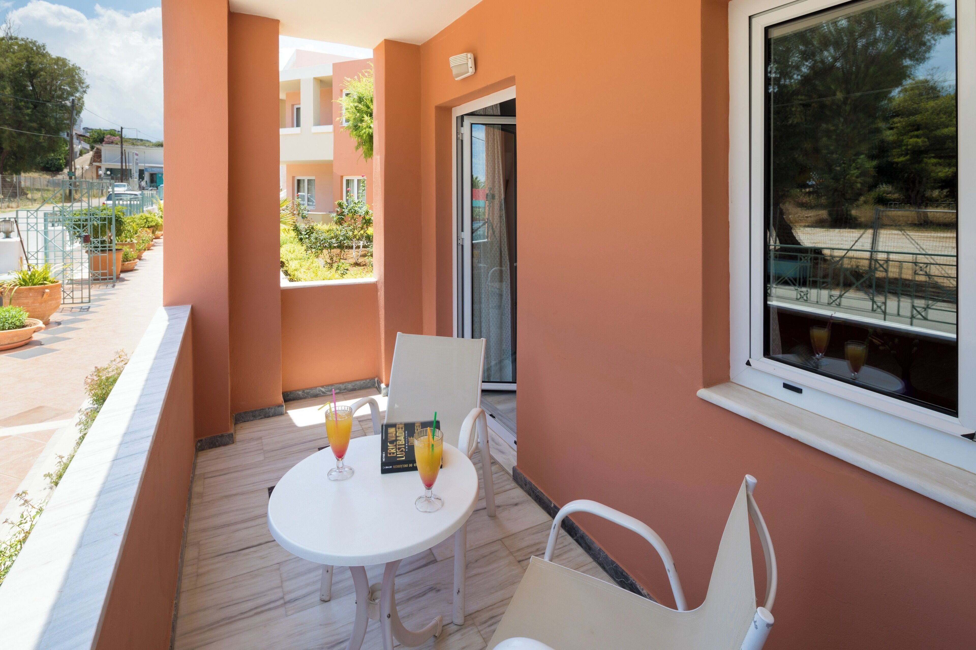 Photo - Chrispy Beach Resort, Agia Marina