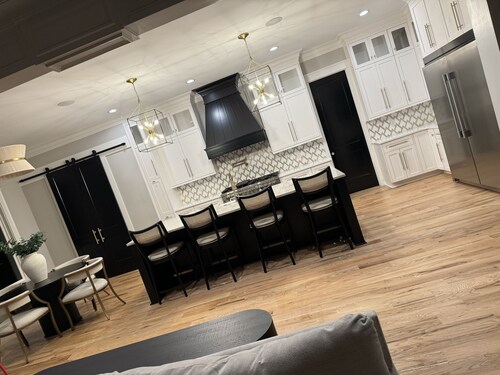 Indulge in Luxury: Your Masters Sanctuary Awaits! 25 Minutes from course w/ pool