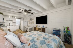 1 室のベッドルーム、アイロン / アイロン台、WiFi (無料)、ベッドシーツ