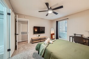 2 Schlafzimmer, Schreibtisch, Bügeleisen/Bügelbrett, kostenloses WLAN