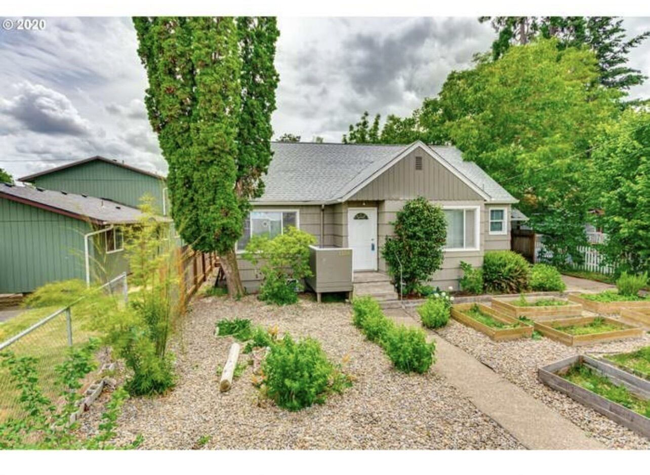 Open layout sweet spot in the heart of Oregon's Capital.