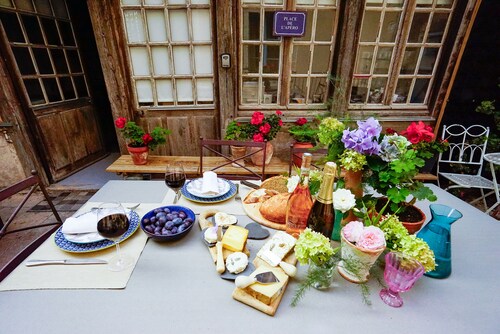 Flavigny-home of Chocolat the movie, 4 lovely rooms above, French Artisan Bakery