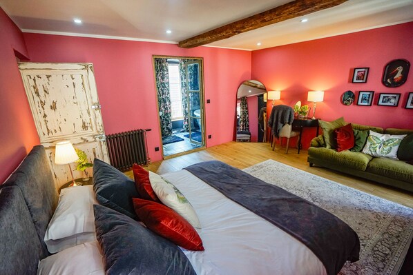 4 bedrooms, WiFi, bed sheets