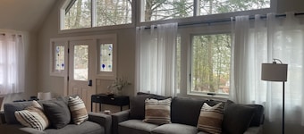 Cozy A-frame cabin just a short walk to town.