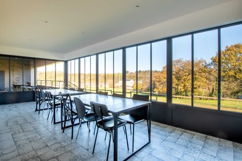 Superbe gite**** 15 personnes au bord de La Sèvre Nantaise proche Puy du Fou