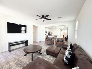 TV connectée, cheminée