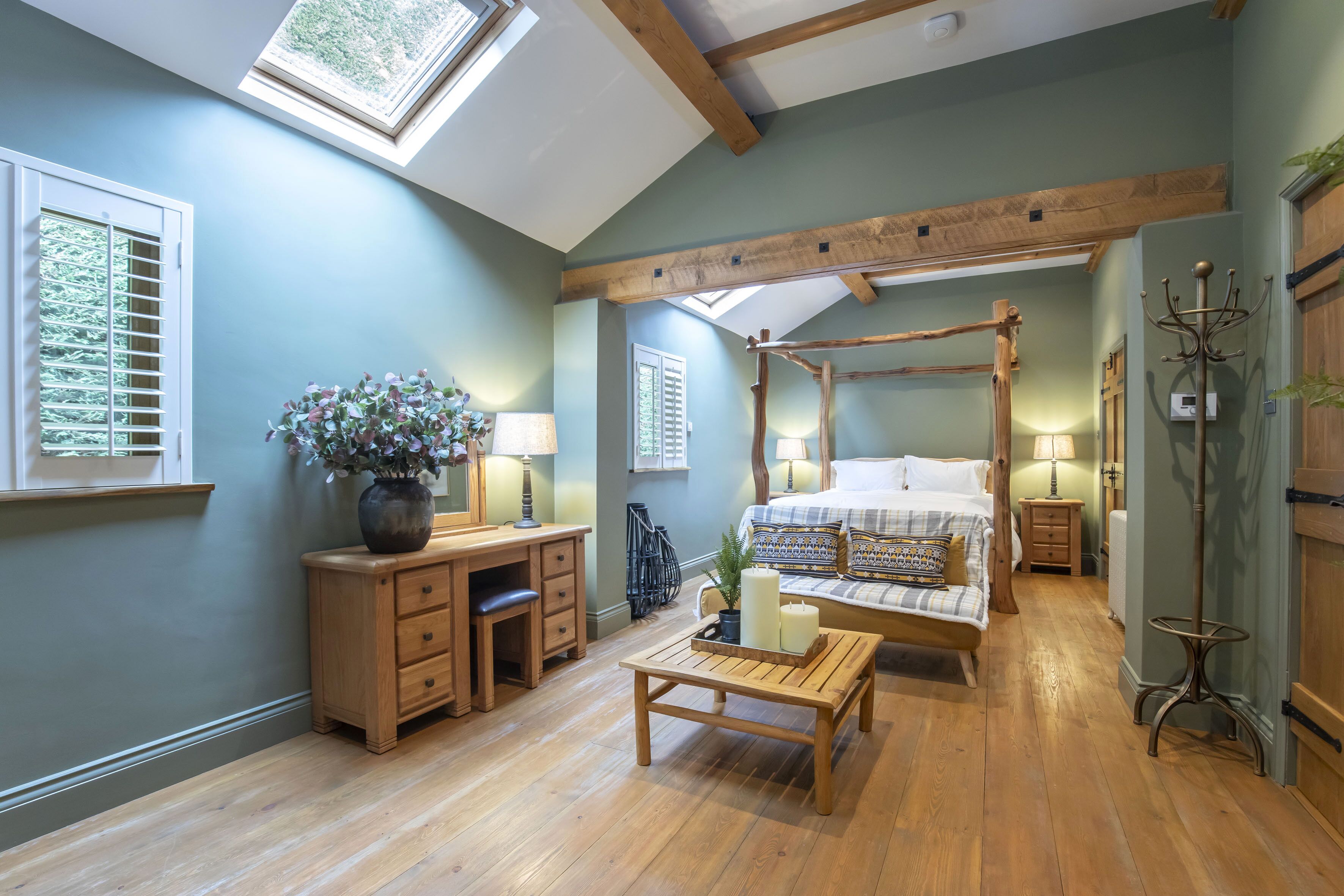 Suite estudio de luna de miel, 1 cama King size y sofá cama, refrigerador | Área de sala de estar | Juguetes 