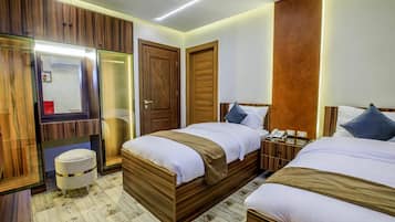 Deluxe-værelse med 2 enkeltsenge | Individuelt design, individuel indretning, skrivebord, lydisolering