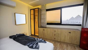 Deluxe Double Room | Individually decorated, individually furnished, desk, soundproofing