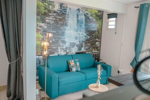 Smart TV, books - Poz Tropicale (SCHOELCHER)