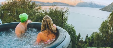 Bain à remous extérieur