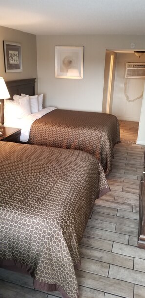 Double Room | Free WiFi - Ocean Waves Hotel (Myrtle Beach)