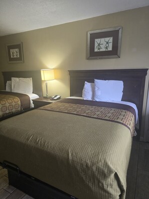 Double Room | Free WiFi - Ocean Waves Hotel (Myrtle Beach)
