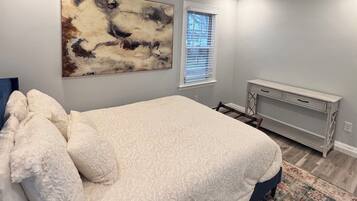 4 bedrooms, iron/ironing board, free WiFi, bed sheets