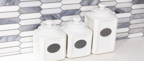 Séchoir à cheveux, serviettes fournies, savon, shampooing