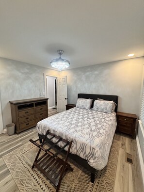 4 bedrooms, iron/ironing board, free WiFi, bed sheets