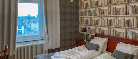 8 camere, accesso a Internet